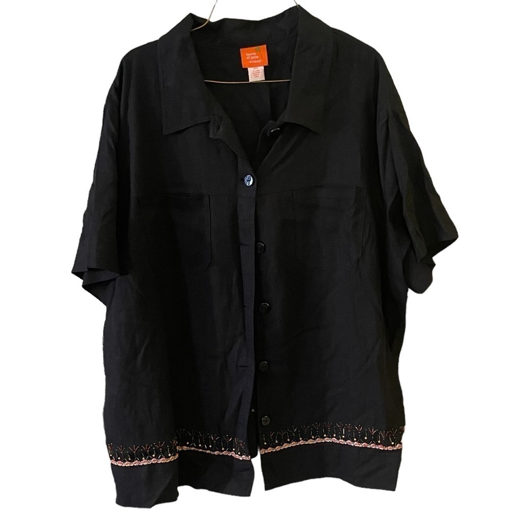 HEARTS of Palm Woman black collar button short sleeve shirt with beadwork fringe